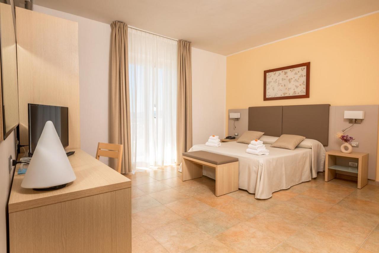 Hotel Degli Aranci Весте Екстериор снимка