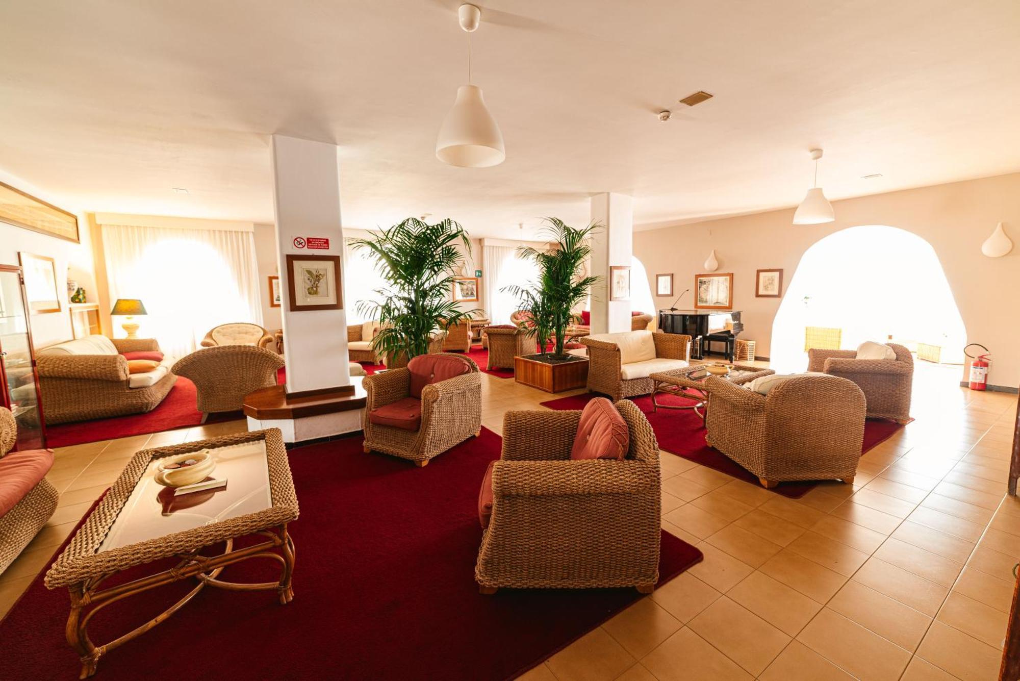 Hotel Degli Aranci Весте Екстериор снимка