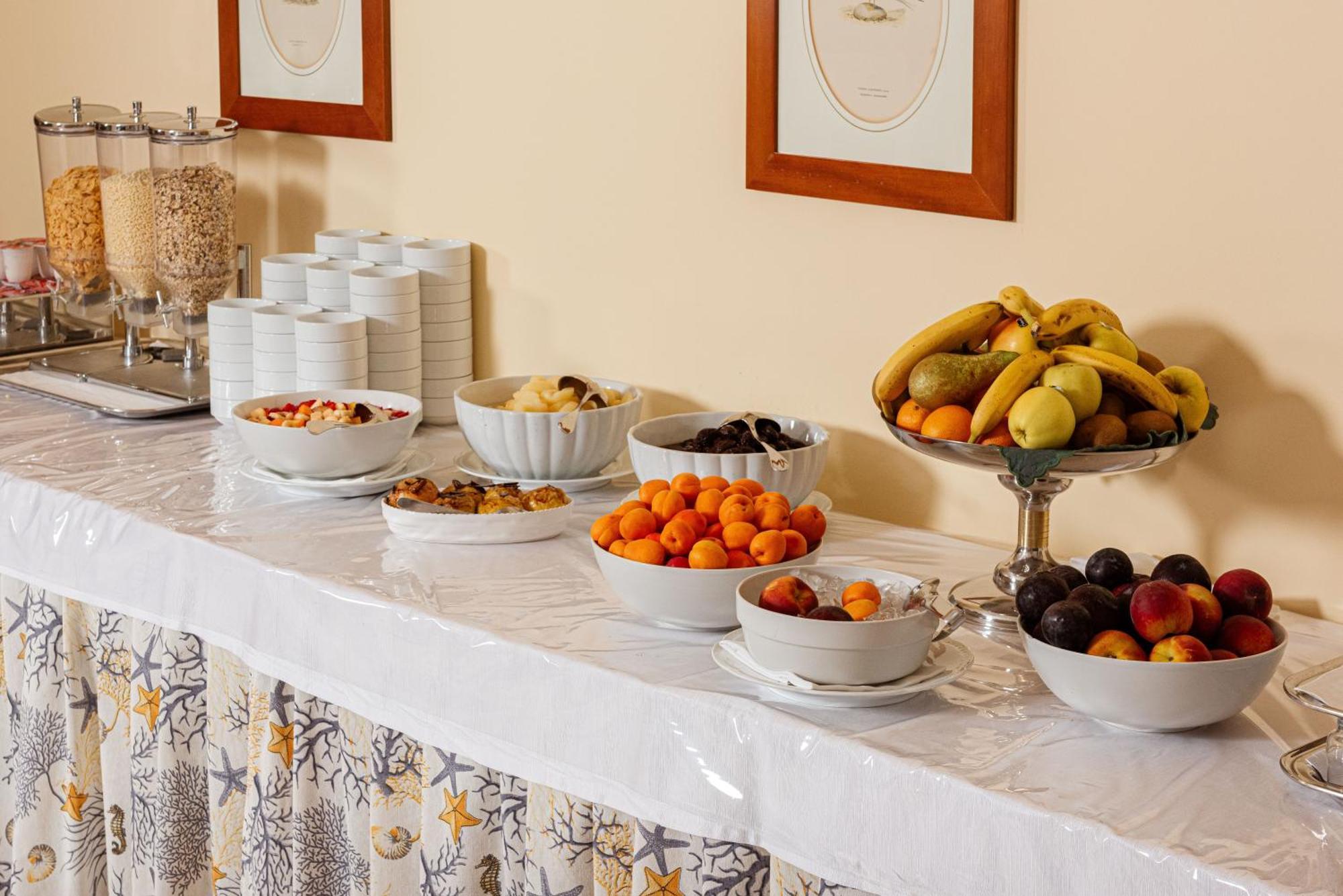 Hotel Degli Aranci Весте Екстериор снимка