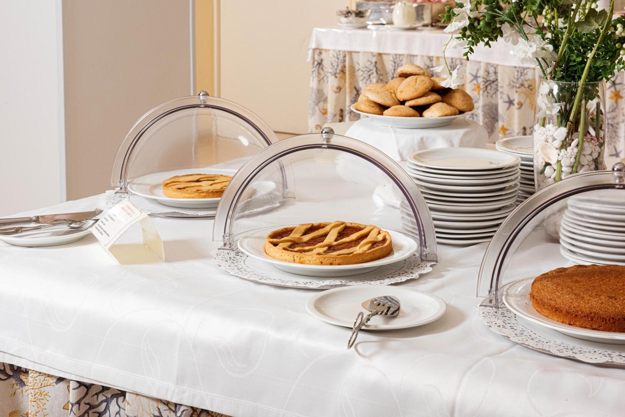 Hotel Degli Aranci Весте Екстериор снимка