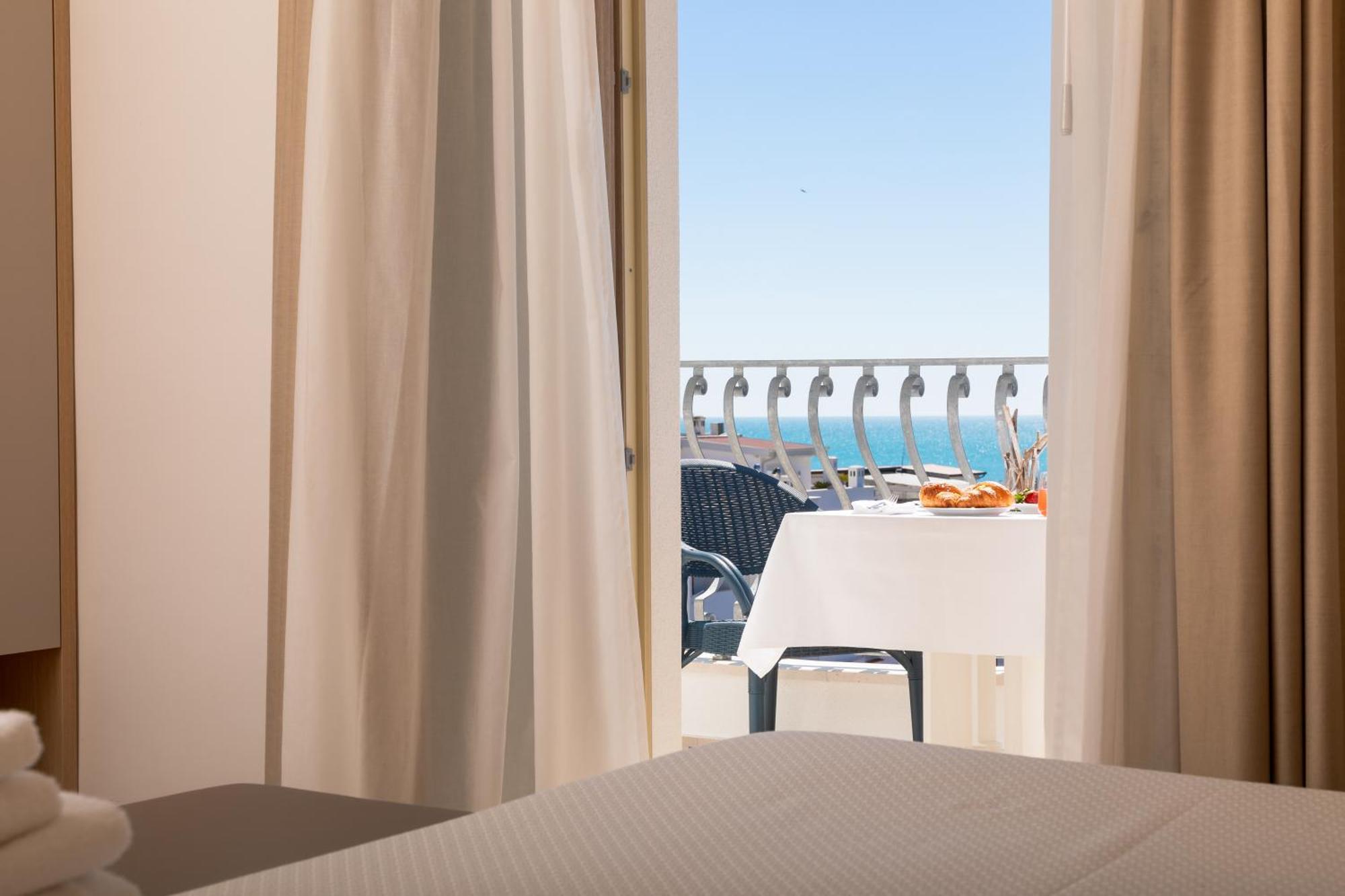 Hotel Degli Aranci Весте Екстериор снимка