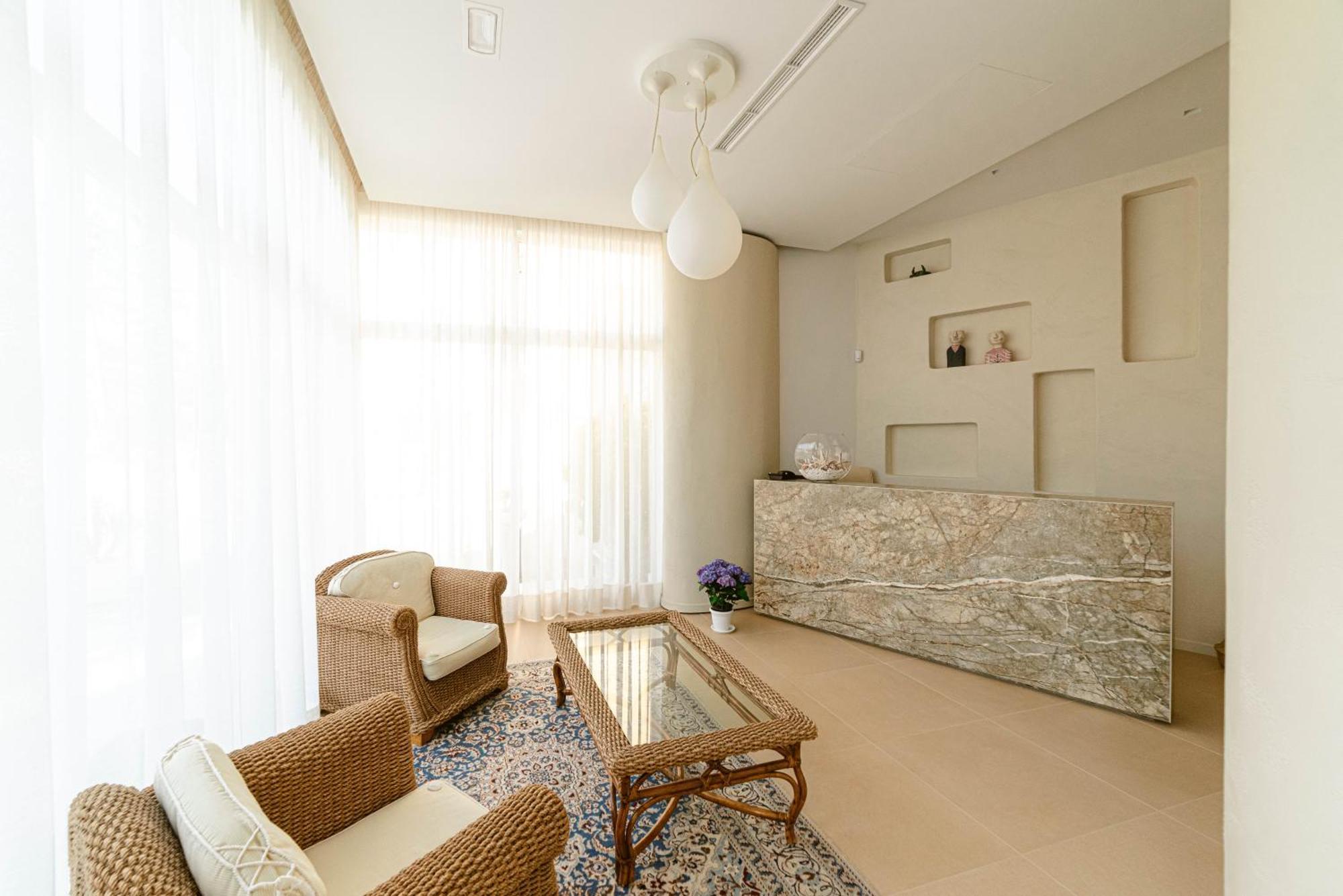 Hotel Degli Aranci Весте Екстериор снимка