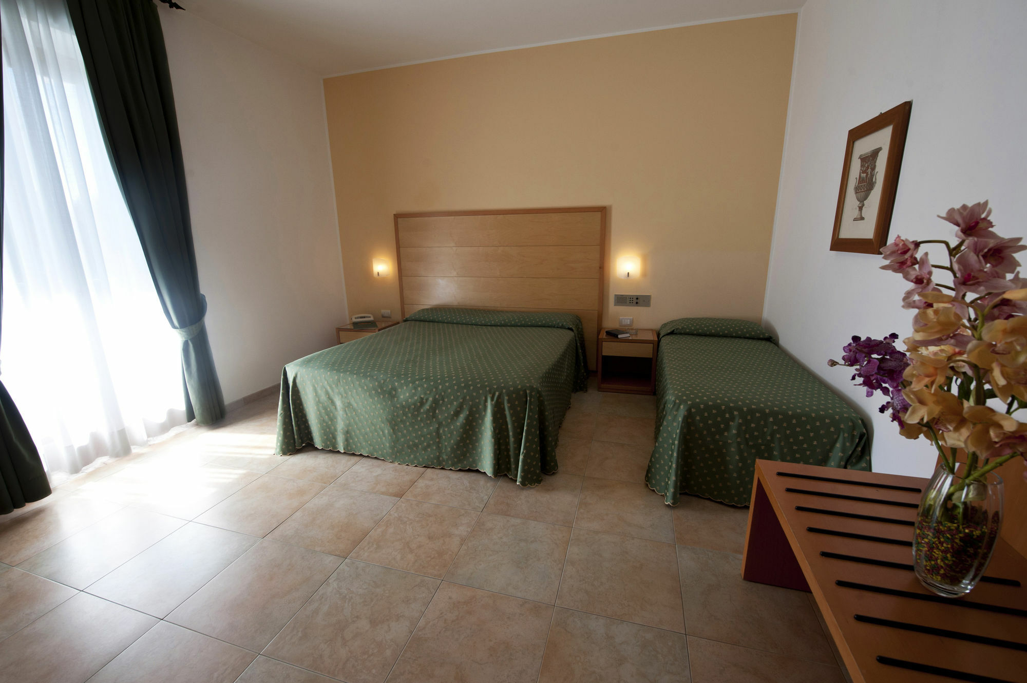 Hotel Degli Aranci Весте Екстериор снимка