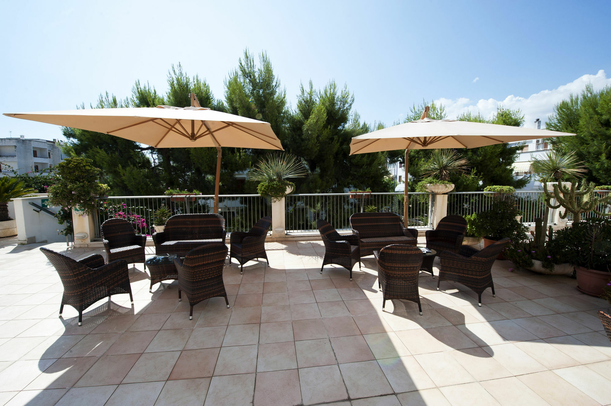 Hotel Degli Aranci Весте Екстериор снимка