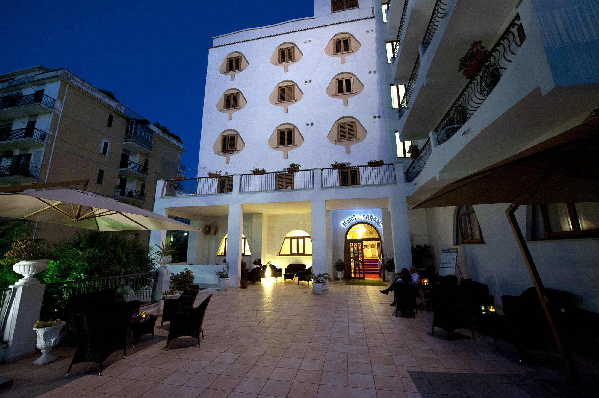 Hotel Degli Aranci Весте Екстериор снимка