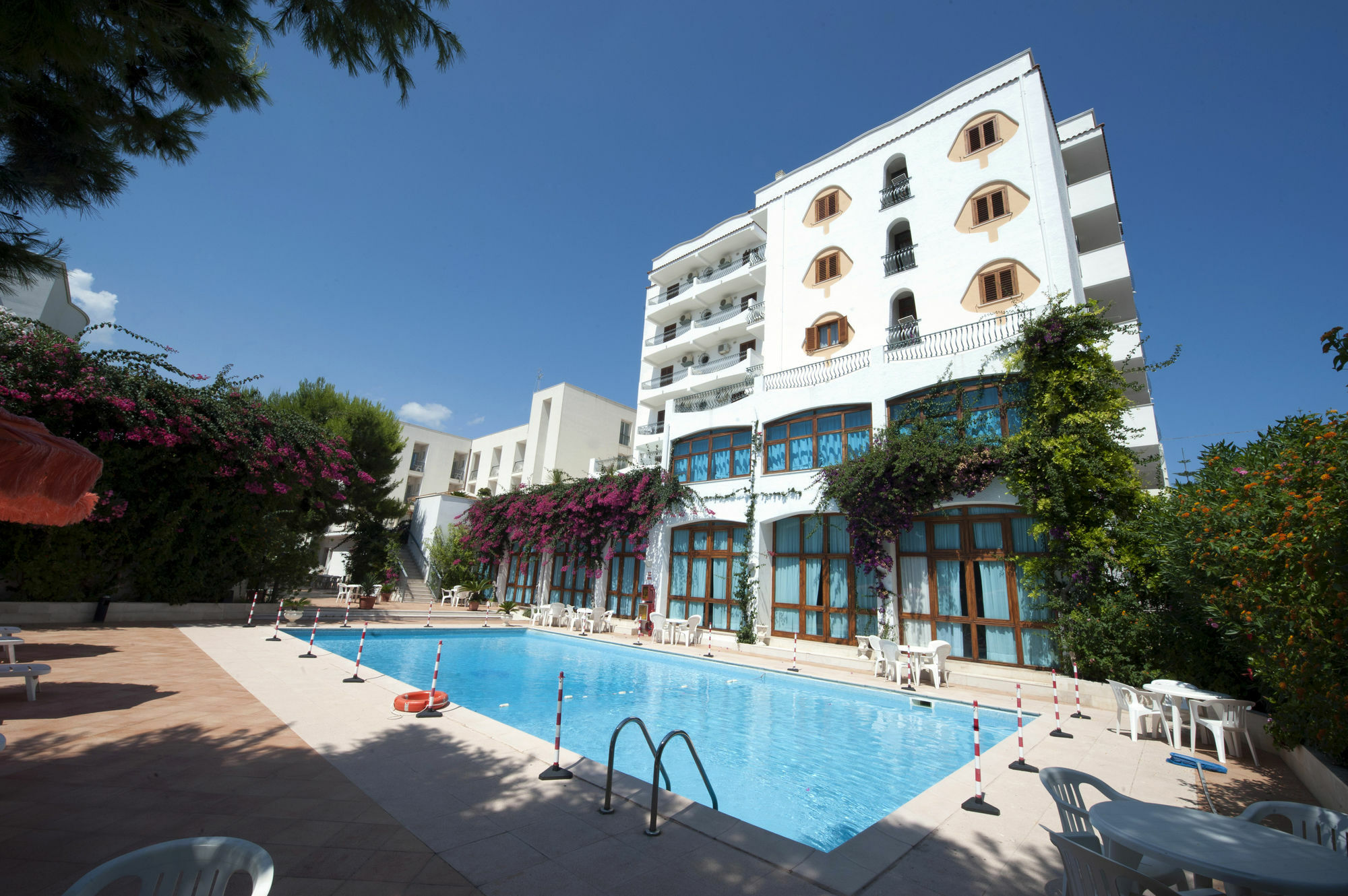 Hotel Degli Aranci Весте Екстериор снимка
